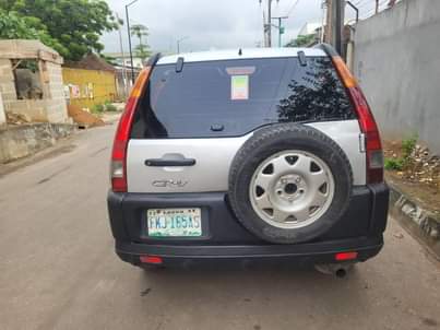 A picture of Honda CR V 03 04