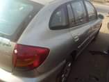 A picture of 2002 Kia 2002