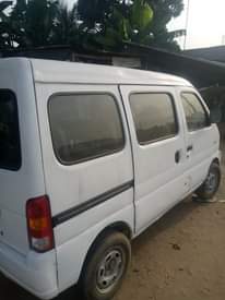 A picture of Very eat keke bus