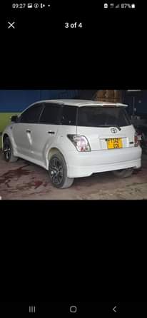 A picture of TOYOTA IST