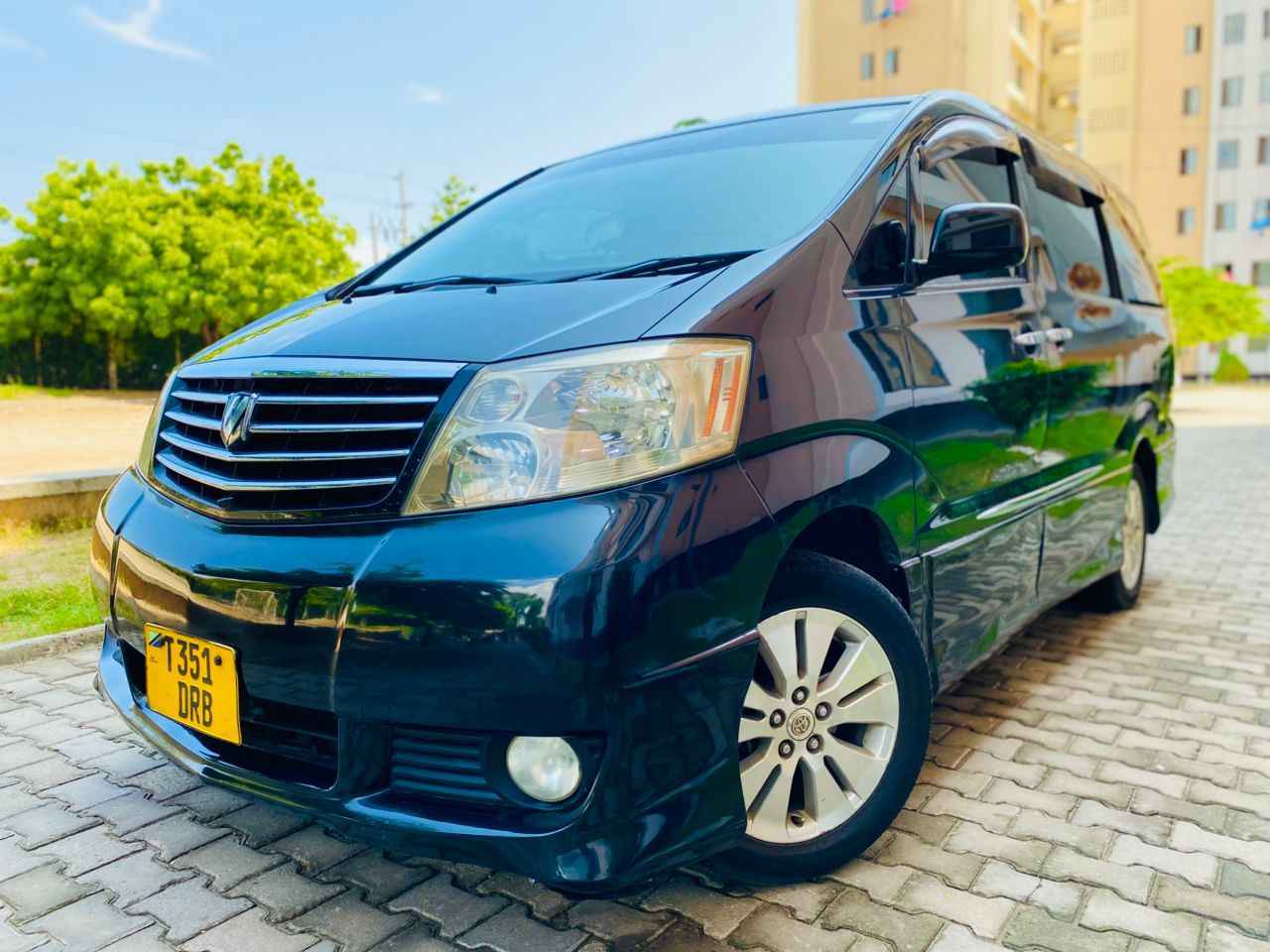A picture of Toyota alphard