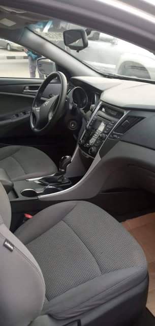 A picture of 2012 HYUNDAI SONATA BASIC OPTION