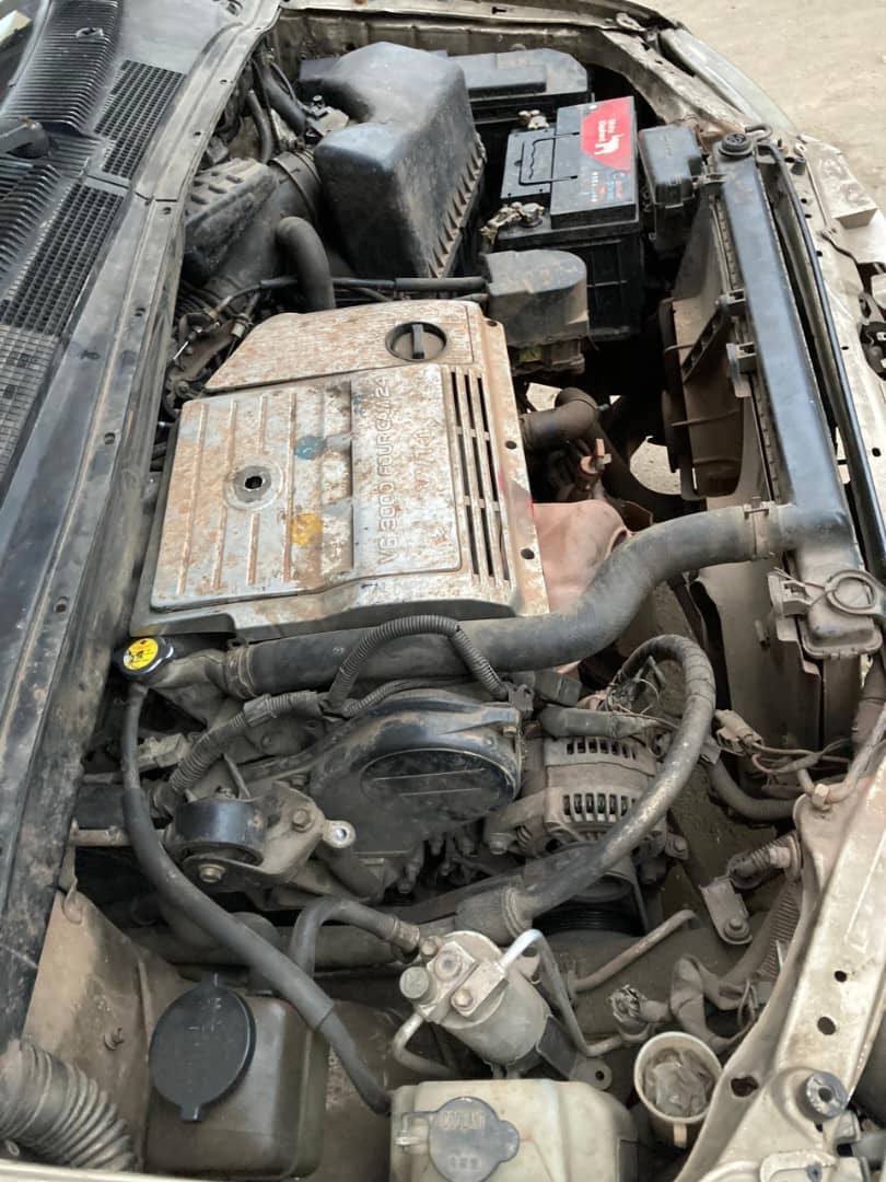 A picture of 2002 TOYOTA SIENNA