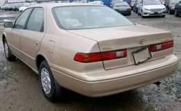 A picture of TOYOTA Camry pencil light 2000 for sell at affordable price