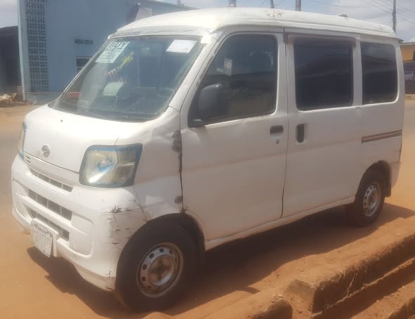 A picture of Direct Belgium standard hijet mini bus