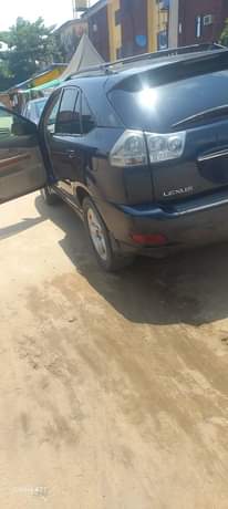 A picture of Rx 330 Fristbody Very Clean in and Out