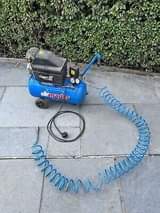 A picture of AIR COMPRESSOR Ni mtumba Zimetoka PORTSMOUTH UK Zipo za lita