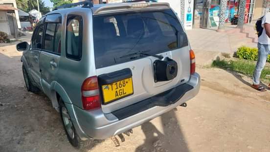 suzuki escudo