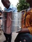 A picture of PIGA SIMU TUKULETEE MPAKA MLANGONI KWAKO BUREEE KWA WATU WA
