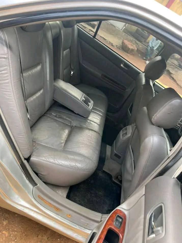 A picture of Toyota Camry XLE 03