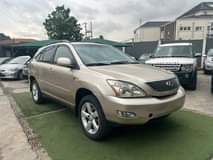 A picture of Registered Lexus RX330 painted 2004 model Full option with rear