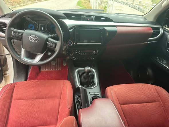 A picture of 2019 manual hilux