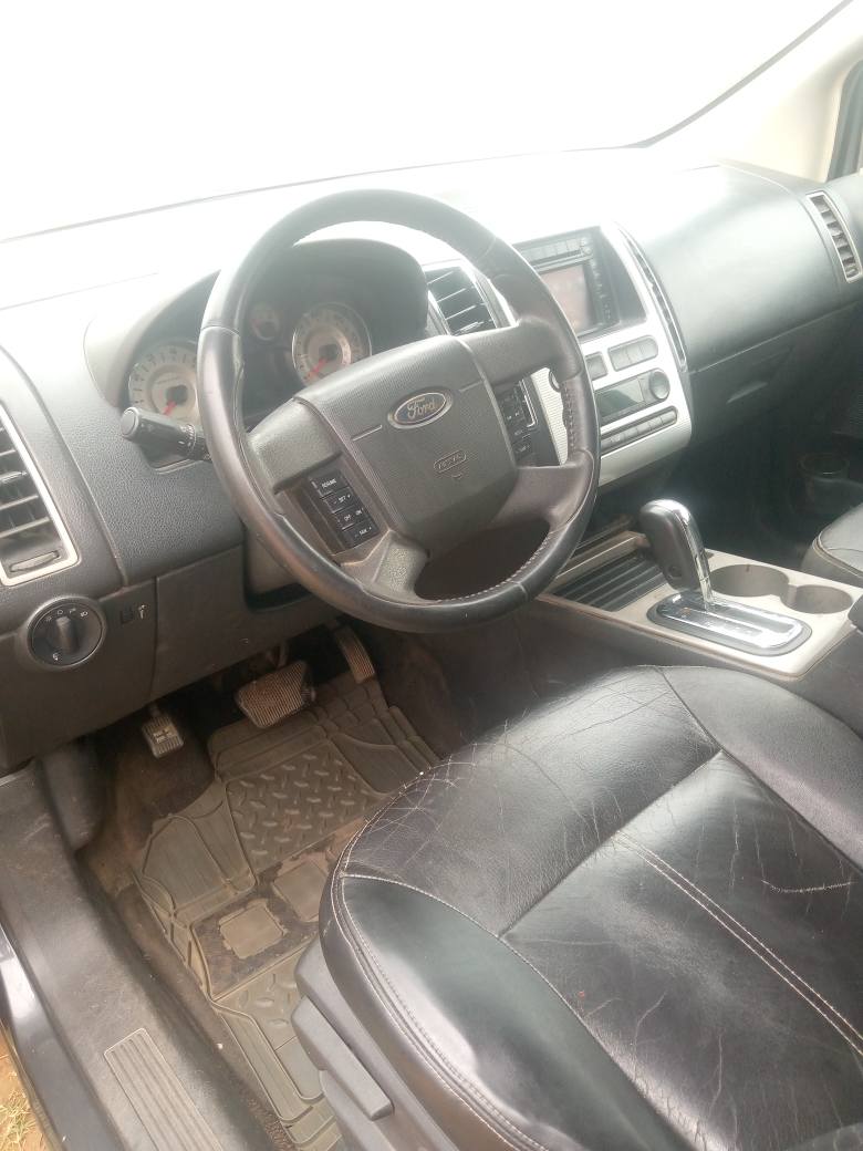 A picture of FORD EDGE