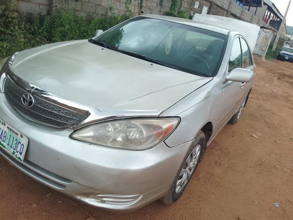 A picture of 2004 Toyota Camry