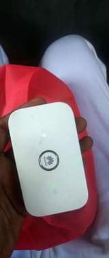 A picture of Wifi router ...mifi Charge siku nzima adi siku mbili Kipo