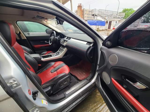 A picture of Register 2013 Range Rover Evoque