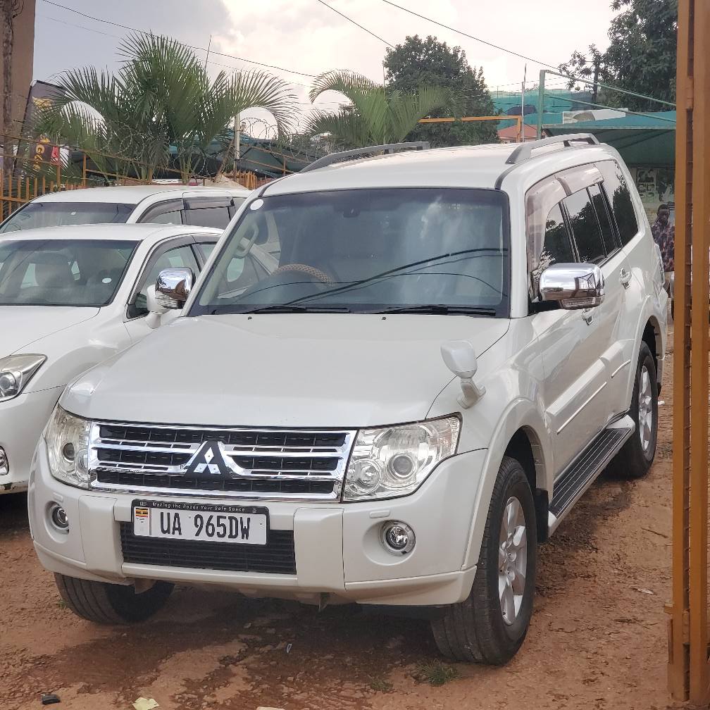 A picture of PAJERO 2010 55M