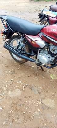 A picture of Qiuck money needed TVS HLX 125cc machanic condition totary good