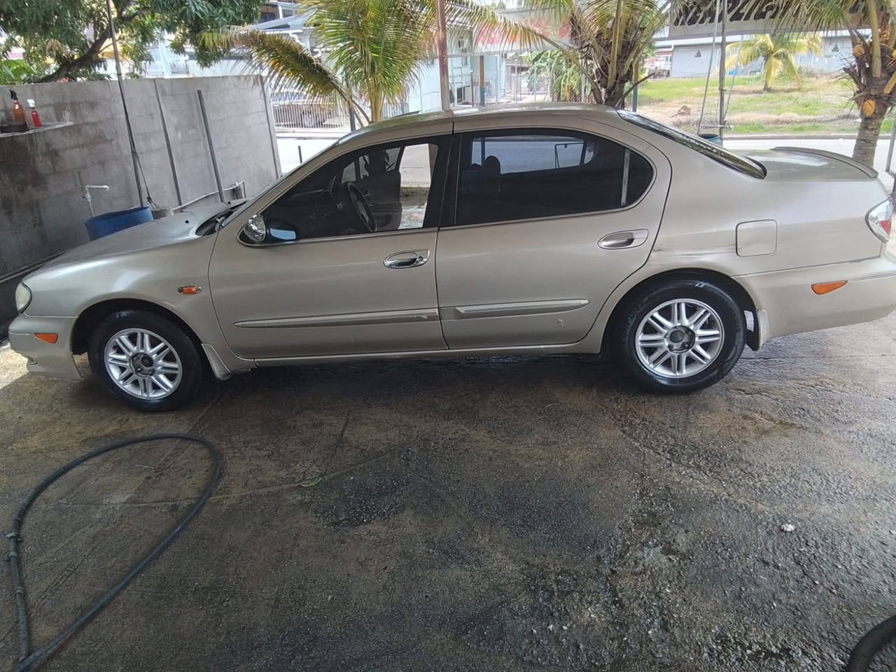 nissan a33