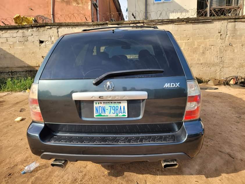 A picture of Acura mdx 2005 model