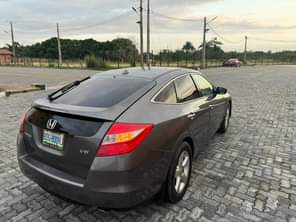A picture of WOW This is extremely clean Honda crosstour 2012 model full