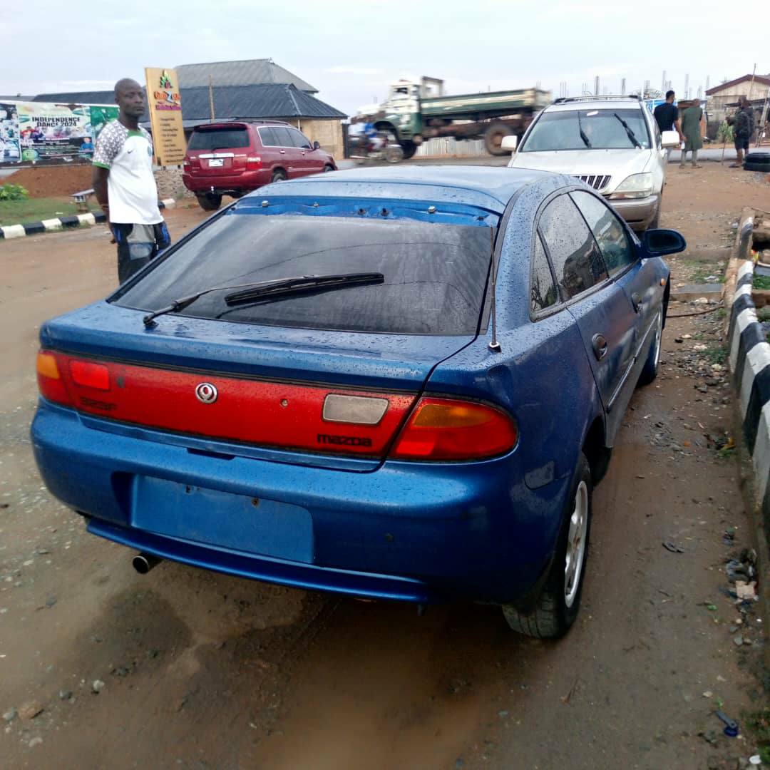 A picture of Mazda 323f