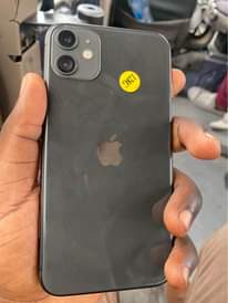 A picture of iPhone 11 GB128 line 2