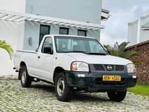 used nissan np300