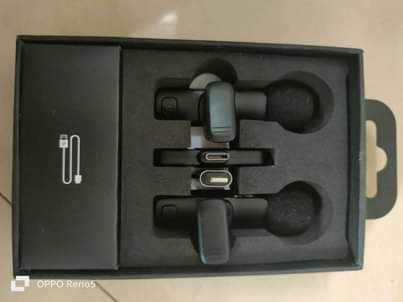 A picture of WIRELESS MICROPHONE