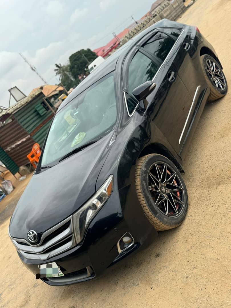 A picture of Toyota Venza 2014 model Full option Every thing is working