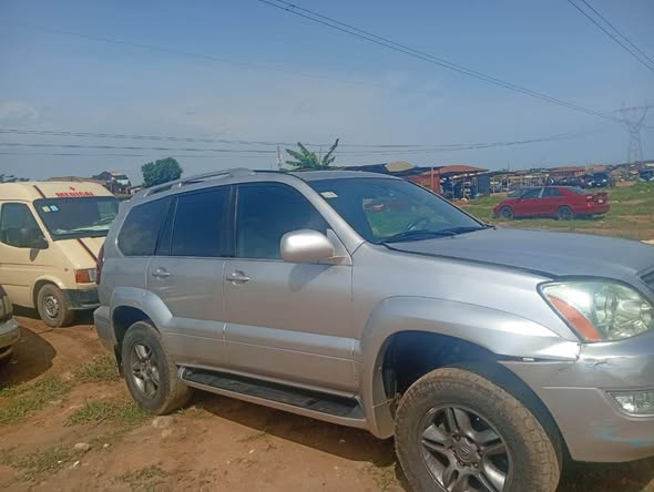 A picture of lexus GX470 for sale Location jakende Gate of isolo road