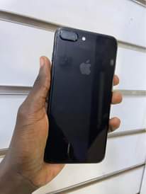A picture of iPhone 7 Plus 128gb fingerprint working 400k WhatsApp or call