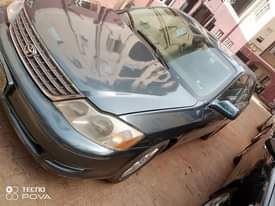 A picture of Toyota avalon