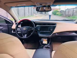 A picture of 2013 Toyota Avalon