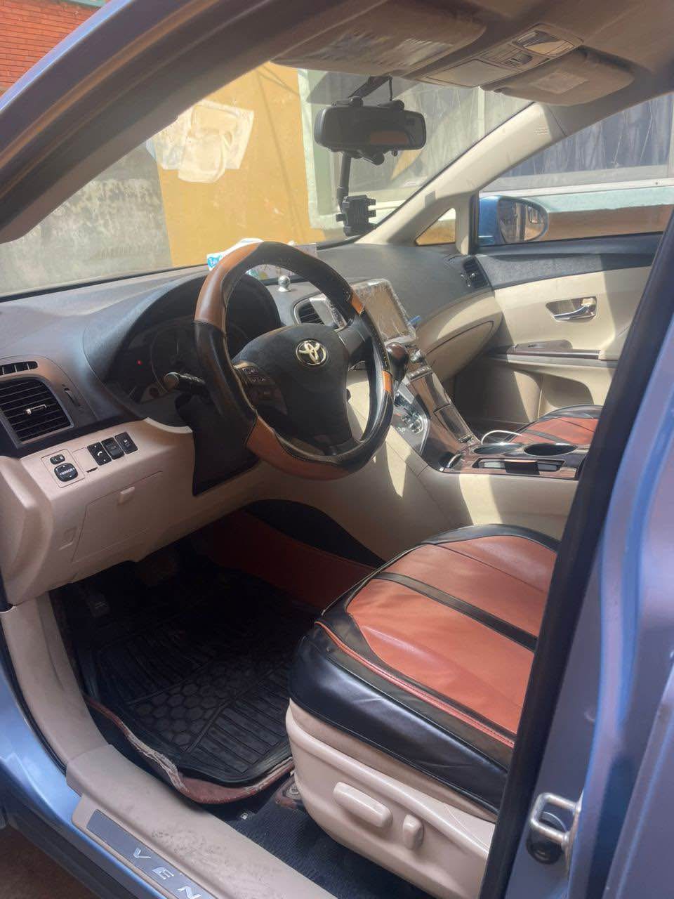 A picture of 2010 Toyota Venza