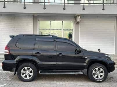 A picture of 2007 TOYOTA LANDCRUISER PRADO