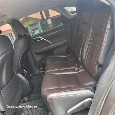 A picture of Rx350 2016 neatly used 2022 on custom
