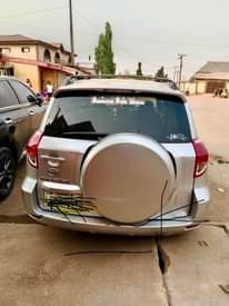 A picture of Toyota RAV4 2008