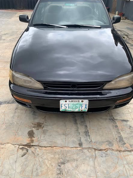 A picture of Toyota camry orobo