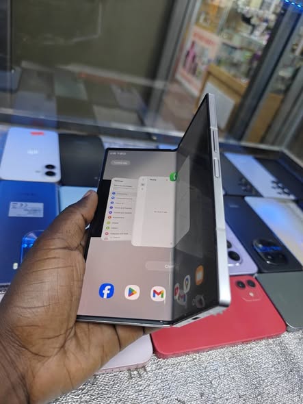 A picture of SAMSUNG GALAXY Z FOLD 6