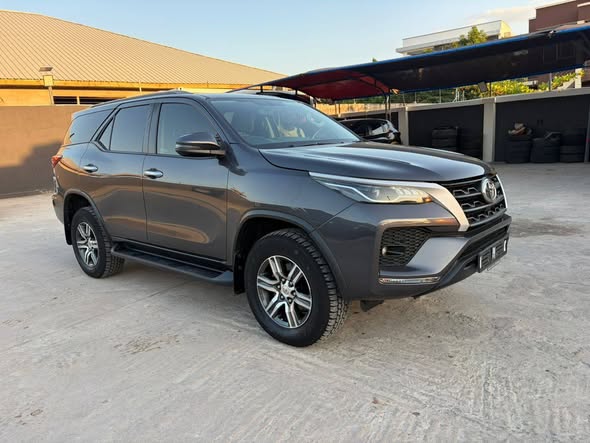 A picture of 2021 Toyota fortuner