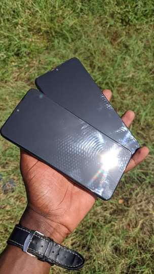 A picture of SAMSUNG A12