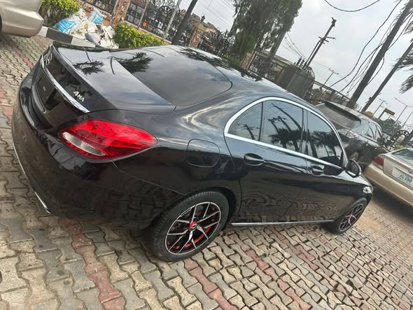 A picture of Mercedes Benz C300 2015