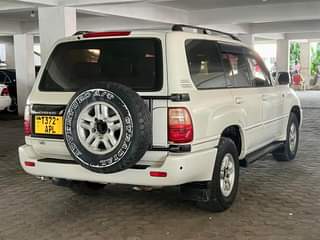 A picture of TOYOTA LANDCRUISER VX