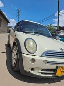A picture of BMW Mini Cooper DTY Inauzwa TZS. 5.9m