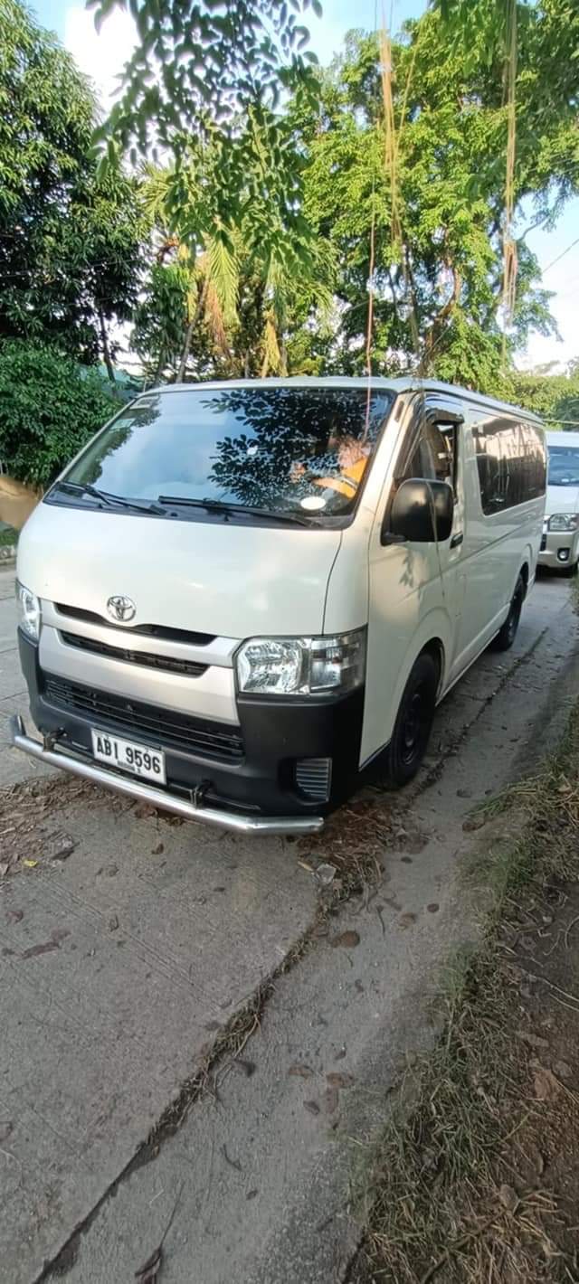 used toyota hiace
