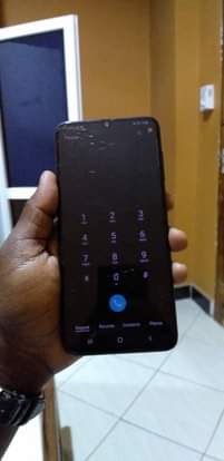 A picture of Sumsung A70 128gb 6ram