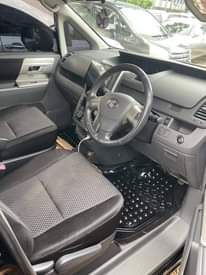 A picture of Toyota Noah on sell