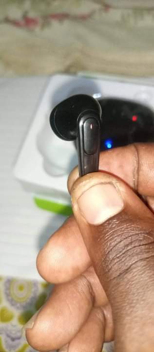 A picture of Airpod