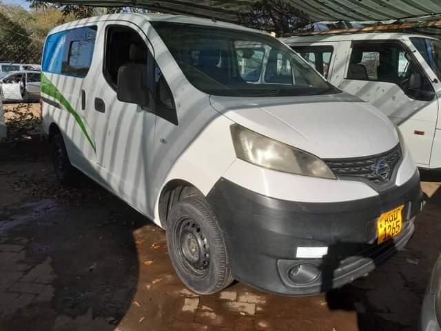 nissan nv200